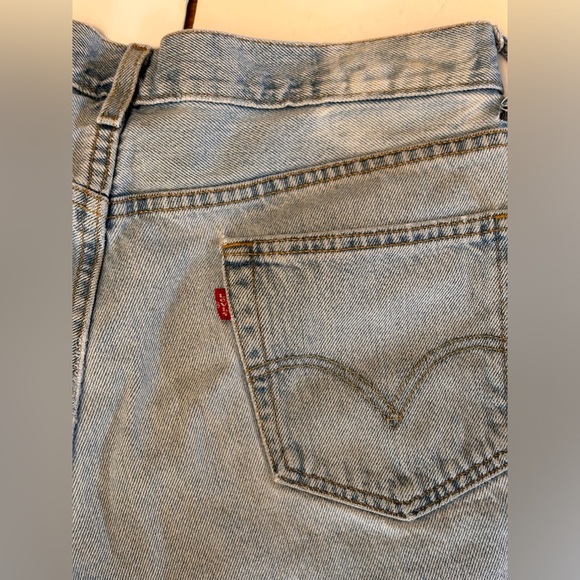 Vintage Levi's 505 Dad/Mom Shorts 36 Reg Fit 2005 Light Wash Y2K Denim No Patch - Picture 3 of 10